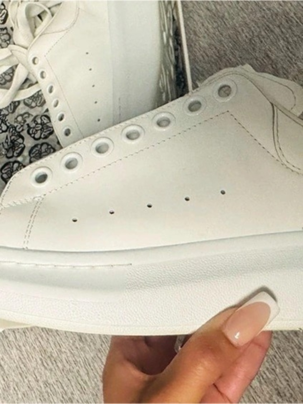 Alexander McQueen Oversized Sneaker White Sneakers US 8